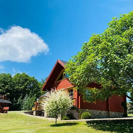 Parádsasvári Sasfészek Apartman *