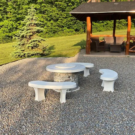 Paradsasvari Sasfeszek