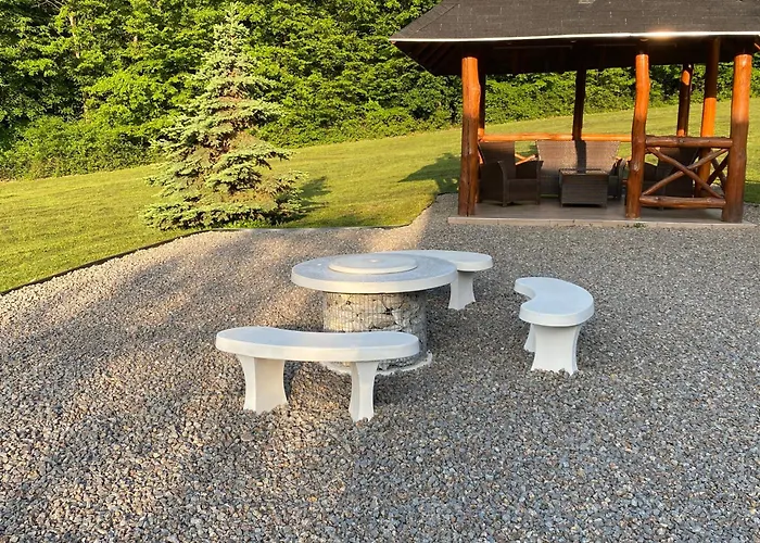 Parádsasvári Sasfészek